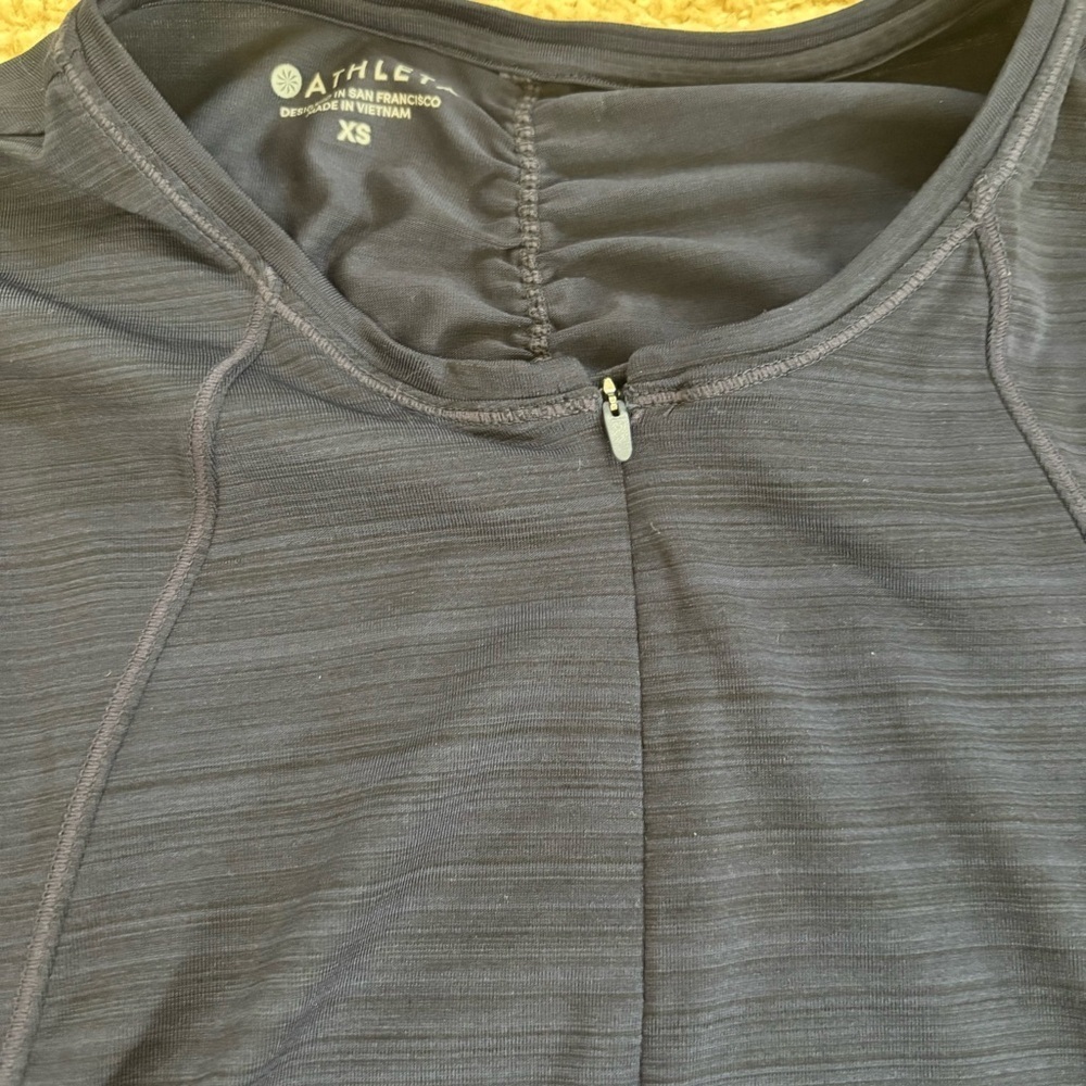Athleta Pacifica Run Bike Navy Top - size XS - Picture 4 of 8